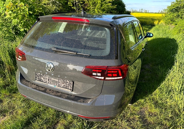 Volkswagen Passat cena 69900 przebieg: 241000, rok produkcji 2020 z Staszów małe 46